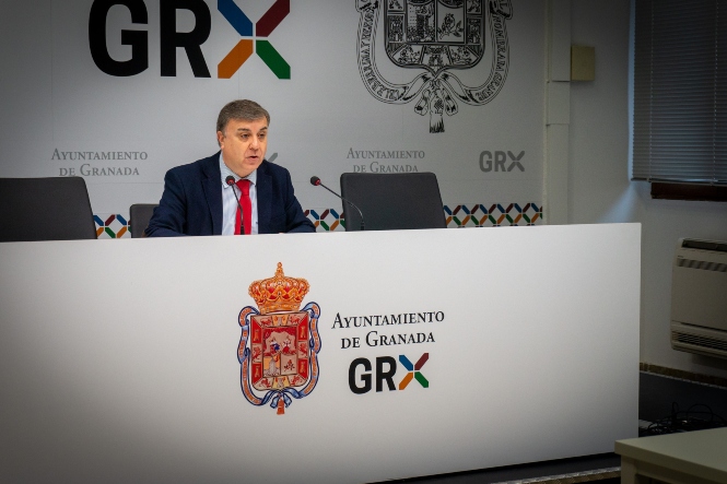 El concejal del PP en el Ayuntamiento de Granada, Francisco Fuentes en rueda de prensa (PP)