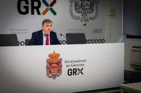 El concejal del PP en el Ayuntamiento de Granada, Francisco Fuentes en rueda de prensa (PP)