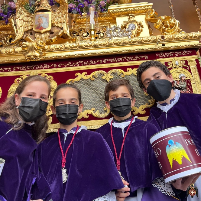 Imagen de los monaguillos limosneros (VIA CRUCIS GRANADA)