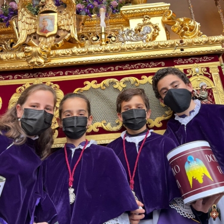 Imagen de los monaguillos limosneros (VIA CRUCIS GRANADA)
