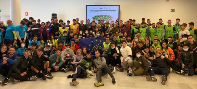 Foto de familia de los participantes /CAJAGRANADA FUNDACIÓN)