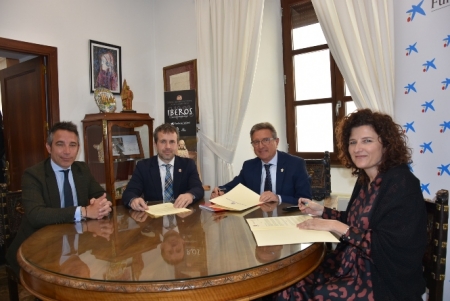 Imagen de la firma del convenio (AYTO. BAZA) 