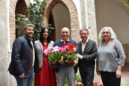 Entrega de macetas (AYTO. BAZA)