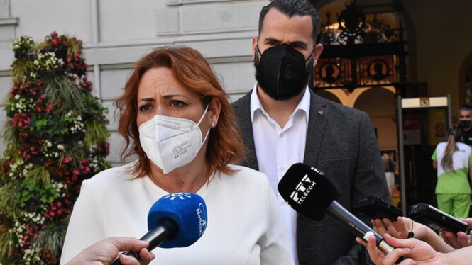 Mari Carmen Pérez y Jesús Fernández (IU)