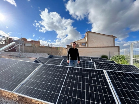 Placas fotovoltaicas en los edificios municipales de Purullena (AYTO. PURULLENA)