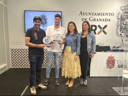 Entrega de las distinciones a estas empresas (AYTO. GRANADA)