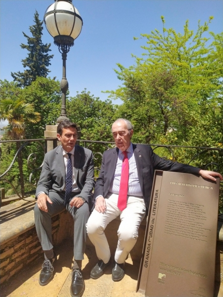 Recepción a Luis Alberto de Cuenca en el Carmen de los Mártires (AYUNTAMIENTO) 