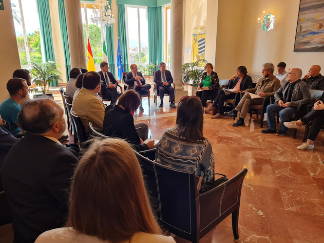 Imagen de la reunión con el ministro (SUBDELEGACIÓN)