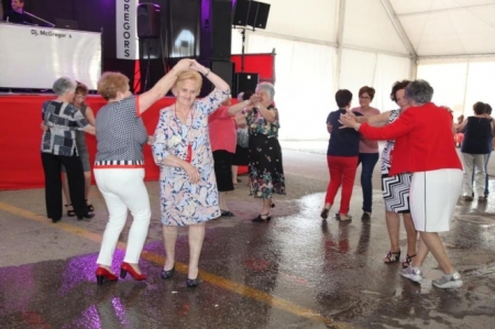 Cena de mayores celebrada en La Zubia con motivo de sus fiestas (AYTO. LA ZUBIA) Cena de mayores celebrada en La Zubia con motivo de sus fiestas (AYTO. LA ZUBIA)