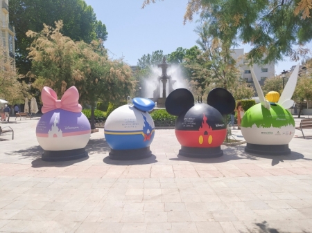Contenedores de reciclaje de Disney (JAVIER ALGARRA / AYUNTAMIENTO) 