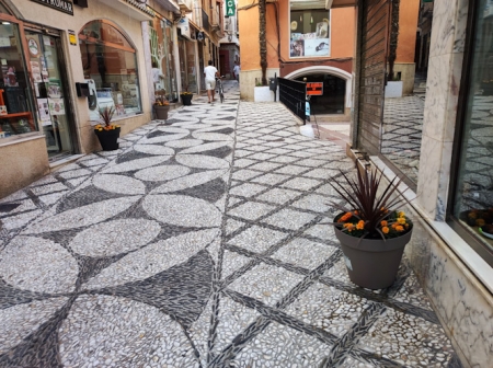 Centro comercial de Almuñécar (AYTO. ALMUÑÉCAR)