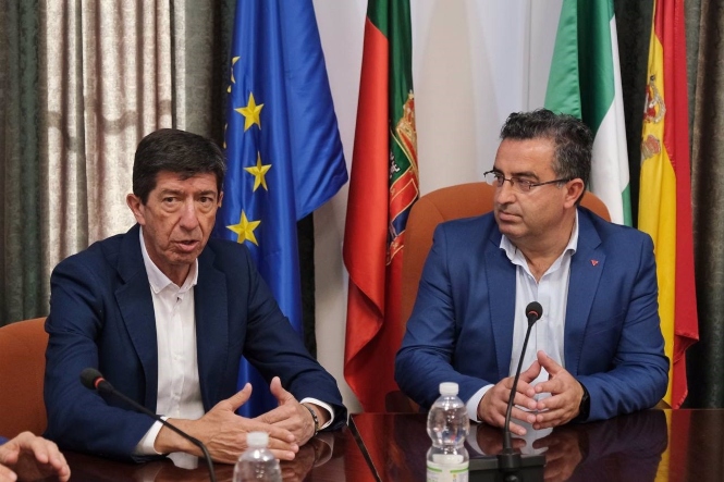 Juan Marín y Armando Moya, en el Ayuntamiento de Salar (JUNTA)