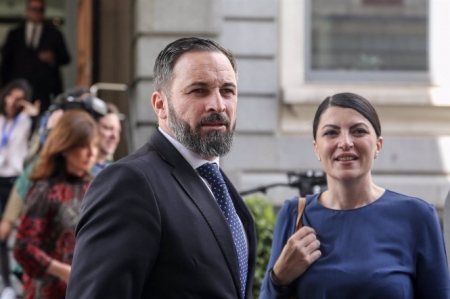 El líder de VOX, Santiago Abascal, y Macarena Olona (RICARDO RUBIO / EUROPA PRESS)