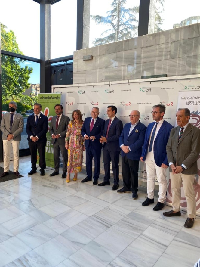 Participantes en la jornada ‘Perspectivas del Turismo en Granada’ (JUNTA)