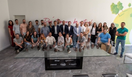 Visita del alcalde de Granada, Francisco Cuenca, a Simeom Capital (JAVIER MARTÍN RUIZ/AYUNTAMIENTO DE GRANADA) 