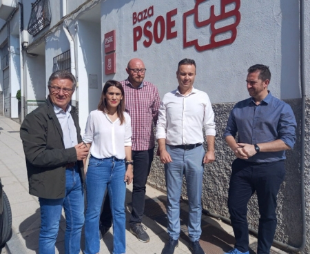 Comparecencia informativa del PSOE en Baza (PSOE)
