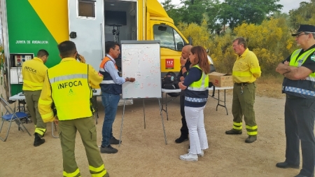 Paco Cuenca ha visitado el Puesto de mando avanzado (JAVIER ALGARRA / AYUNTAMIENTO)