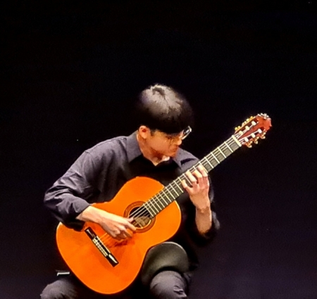 El guitarrista japonés Takeshi Tezuka (AYTO. ALMUÑÉCAR)