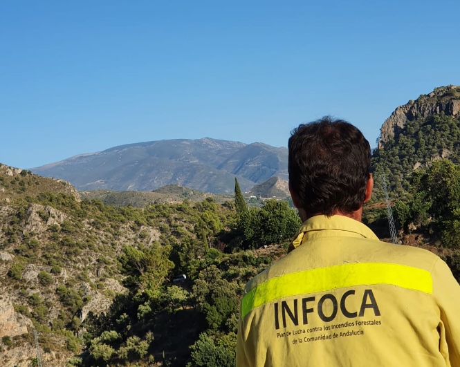Miembro del Infoca en el lugar del incendio (INFOCA) 