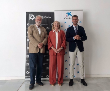 Antonio Moral, María Elena Martín-Vivaldi y Javier Rivas (CAJAGRANADA FUNDACIÓN) Antonio Moral, María Elena Martín-Vivaldi y Javier Rivas (CAJAGRANADA FUNDACIÓN)