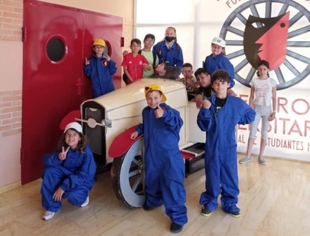 Escolares de Fuente Vaqueros durante la Ruta de Lectura Lorquiana (AYTO. FUENTE VAQUEROS) Escolares de Fuente Vaqueros durante la Ruta de Lectura Lorquiana (AYTO. FUENTE VAQUEROS)