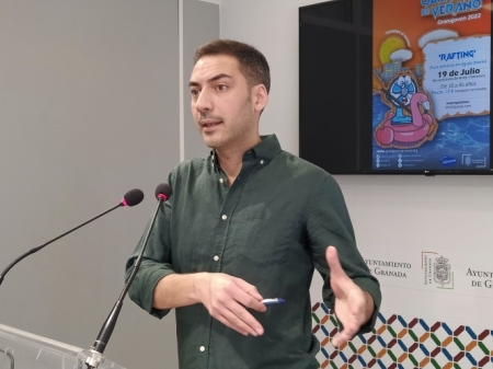 El concejal de Juventud en el Ayuntamiento de Granada, Eduardo Castillo (JAVIER ALGARRA / AYUNTAMIENTO)