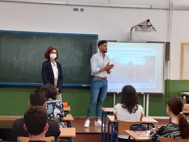 El IAJ organiza dos talleres para adolescentes en el IES Ángel Ganivet (JUNTA DE ANDALUCÍA)