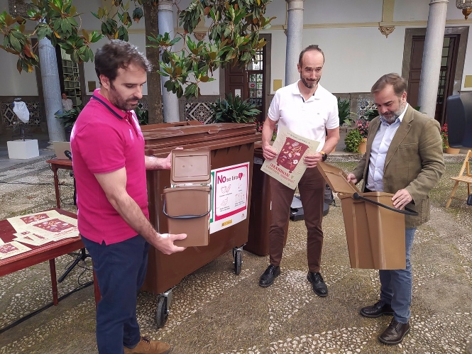 Presentación de novedades sobre la recogida selectiva de basura orgánica (AYUNTAMIENTO DE GRANADA) 