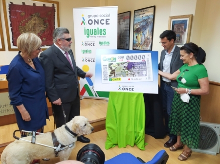 Presentación del cupón de la ONCE dedicado al concurso de Cante Jondo (JAVIER ALGARRA / AYUNTAMIENTO)