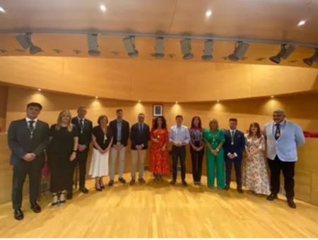 Dirigentes del PP de Granada con la alcaldesa de Huétor Vega, Elena Duque (TWITTER DEL PP DE GRANADA) Dirigentes del PP de Granada con la alcaldesa de Huétor Vega, Elena Duque (TWITTER DEL PP DE GRANADA)