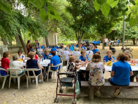 Desayuno de convivencia celebrado en el Parque de los Patos (AUTO. HUÉTOR TÁJAR)