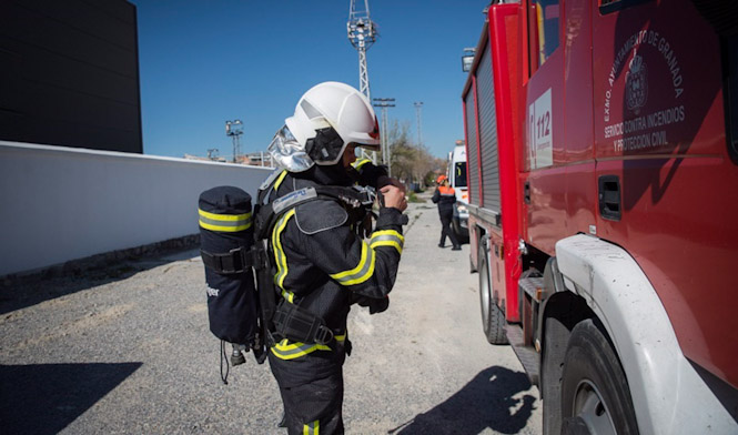 Efectivo del Servicio de Extinción de Incedios y Salvamento (WWW.JMGRIMALDI.COM)