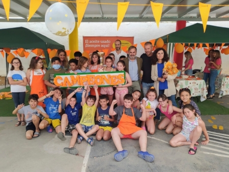 Entrega de premios de `Recicla con aceitina` (JAVIER ALGARRA / AYUNTAMIENTO)