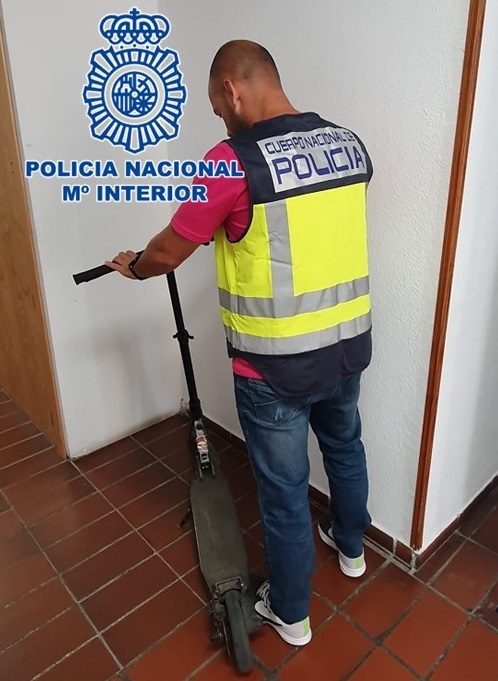 Imagen del patinete recueprado (POLICÍA NACIONAL)
