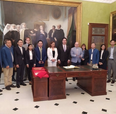 Delegación de Chiang Mai en su visita a Granada (AYUNTAMIENTO DE GRANADA) 