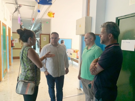 Imagen de la visita al Colegio (AYTO. ALMUÑÉCAR)