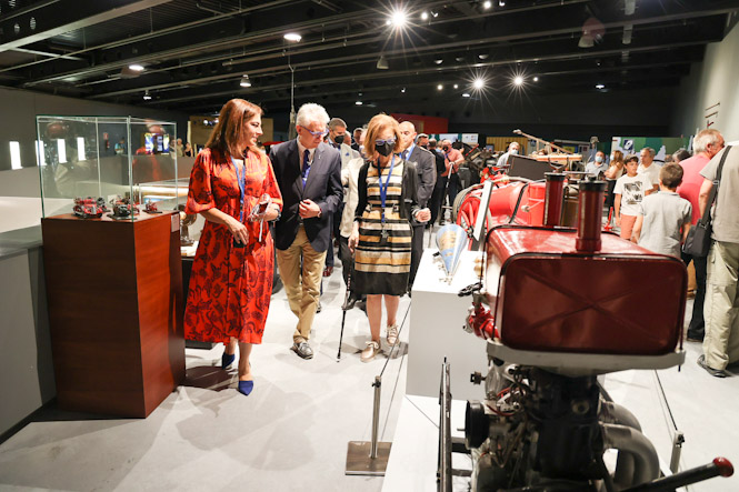 Inauguración de la exposición (JAVIER ALGARRA/ AYUNTAMIENTO)