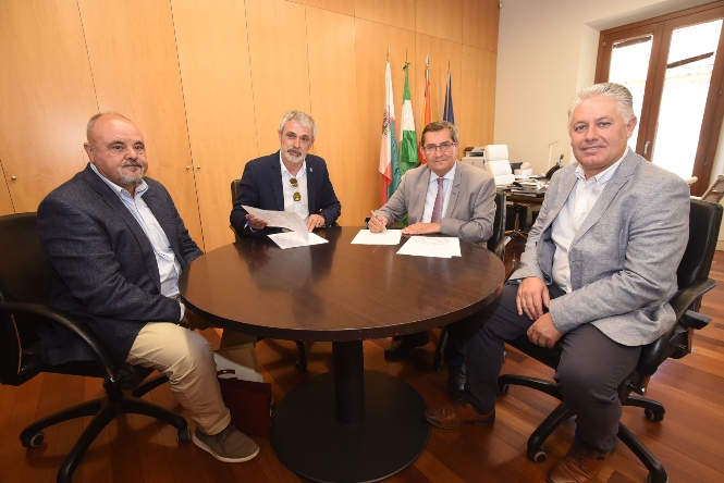 Imagen de la visita a Órgiva (R. MARTÍNEZ / DIPGRA)