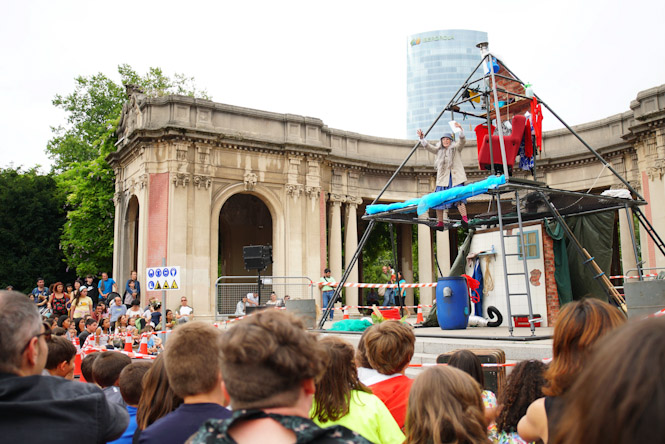 Representación de una obra de teatro (JUNTA)