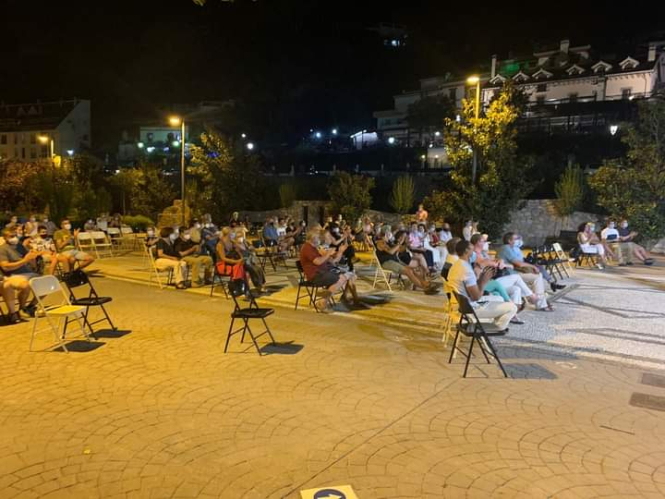 Cine de verano (AYTO. MONACHIL) 