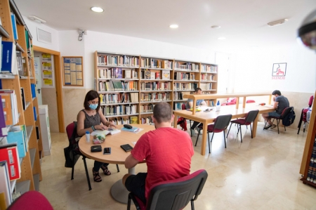 Biblioteca Municipal `Miguel Hernández` (AYUNTAMIENTO DE ARMILLA) Biblioteca Municipal `Miguel Hernández` (AYUNTAMIENTO DE ARMILLA)