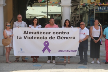 Imagen de los cinco minutos silenciosos (AYTO. ALMUÑÉCAR)