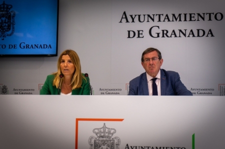Eva Martín y Luis González en rueda de prensa (PP)