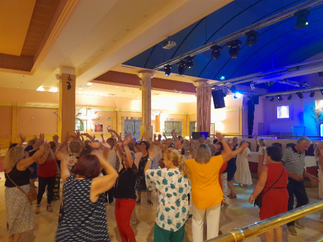 Cena de convivencia de mayores celebrada en Monachil (AYTO. MONACHIL) 
