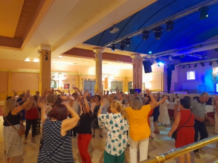 Cena de convivencia de mayores celebrada en Monachil (AYTO. MONACHIL) 
