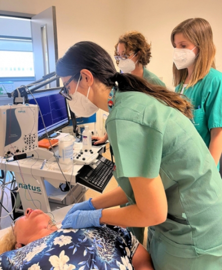 Consulta de patología laringe a (HUSC) Consulta de patología laringe a (HUSC)