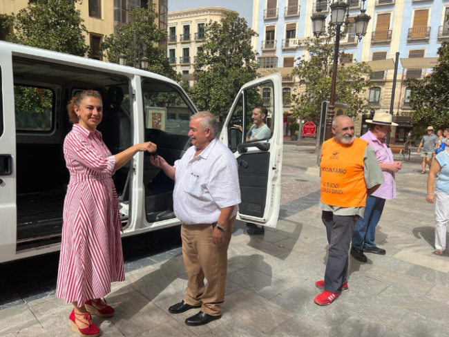 Entrega del vehículo (AYTO. GRANADA) 