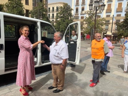 Entrega del vehículo (AYTO. GRANADA) 
