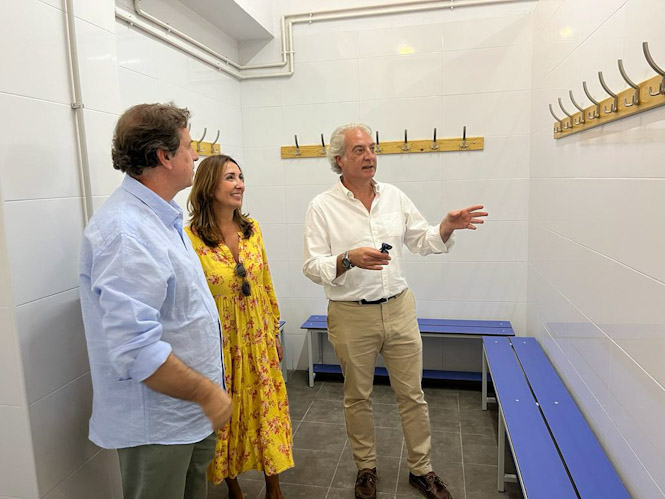 Imagen de la visita a los vestuarios (AYTO. GRANADA)