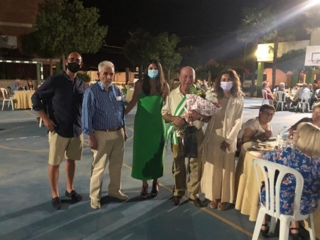 Cena de homenaje a los mayores y de las Fiestas Populares del año pasado en Fuente Vaqueros (AYTO. FUENTE VAQUEROS) Cena de homenaje a los mayores y de las Fiestas Populares del año pasado en Fuente Vaqueros (AYTO. FUENTE VAQUEROS)